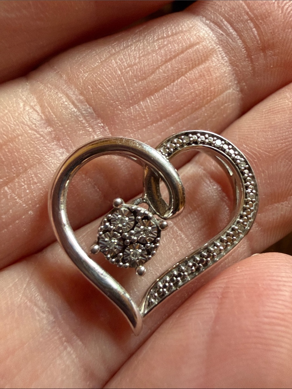 Kay Jewelers Silver Heart Pendant with Clear Stones Cluster